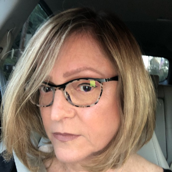 Meet your Posher - Picture 4 of 7